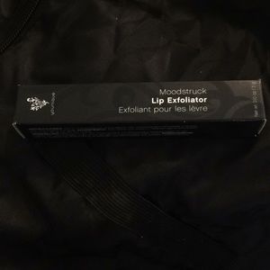HP Younique Lip Exfoliator BNIB